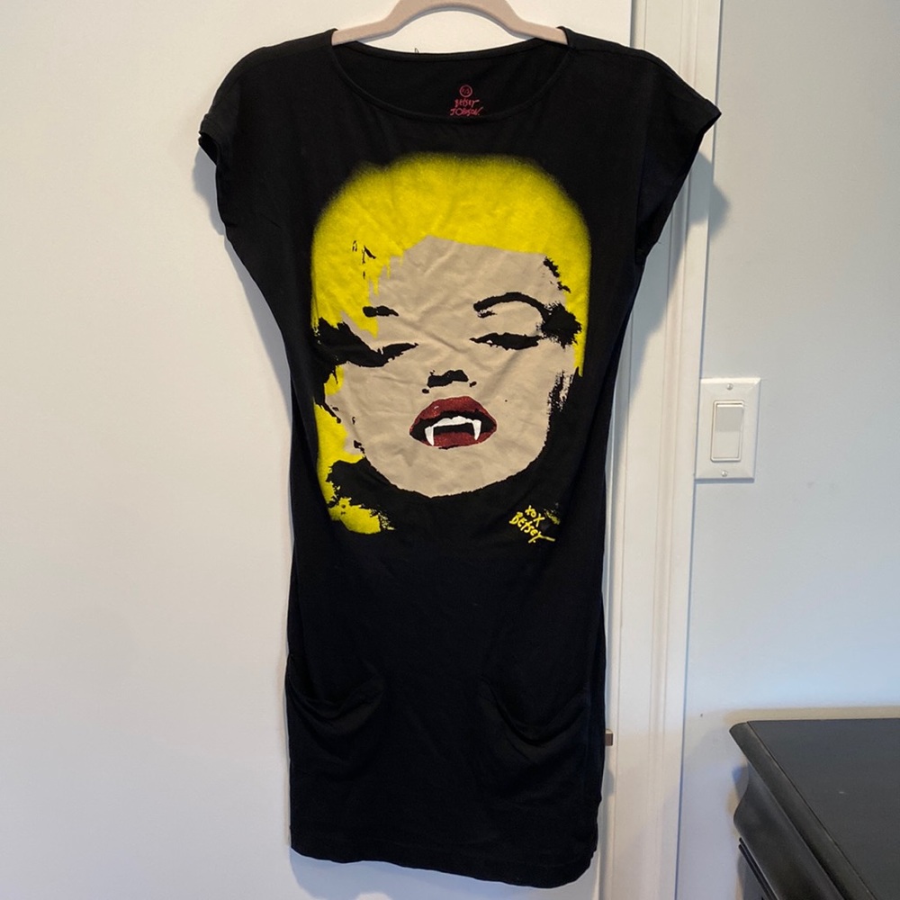 Betsey Johnson Marilyn Vampire mini dress/ tee